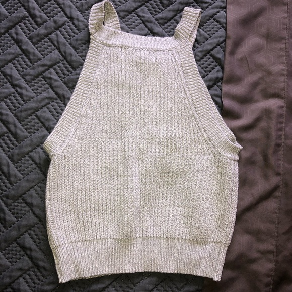 Forever 21 cropped crochet tank top size small - Picture 2 of 3